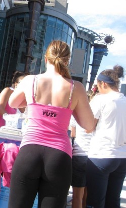 Hot chick in yoga pants