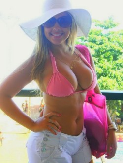 Curvy wife with her big tits in a bikini top