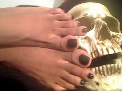 Black Foot Fetish Mistress and Financial Fucktress