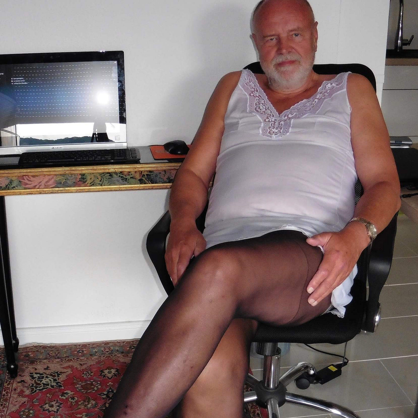Pantyhose Faggot