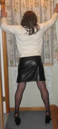 Frisk me then pull my skirt up and breed me