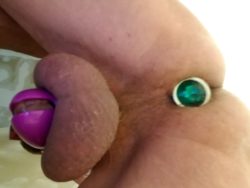 Leaking little clit and ex large plug