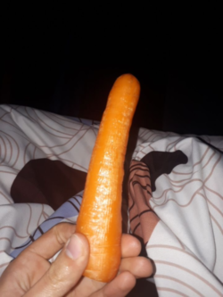 This carrot is bigger than my penis!