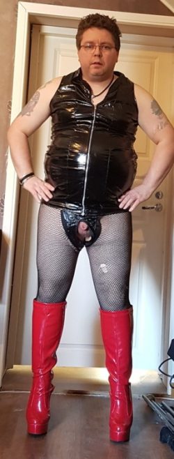 Sissy Jamie Wants to Be Shared