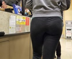 Plump Booty Parkland College Girl’s Visible Thong Lines (VTL)