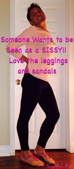 I’ve always loved when girls wear leggings and sandals