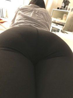 Big Booty Wife Rocking Leggings with VPL Showing