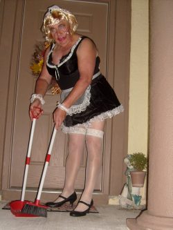 Sissy Maid at Work