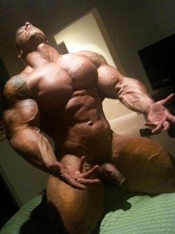 Why I am a sissy ! Why I am a sissy ! Can’t stop jerking off for muscle and big cock. $$ r ...