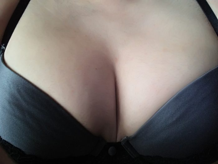 I love showing off my tits