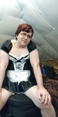 Sissy maid service for house cleaning and cocks