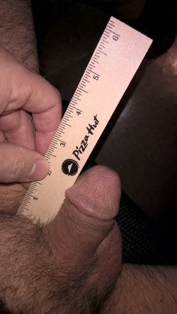 Not even half a pizza hut ruler