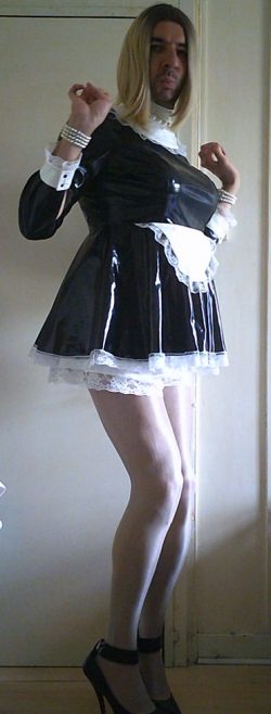 Sissy Latex Maid