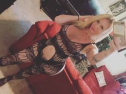 Hung white transgender mistress cam