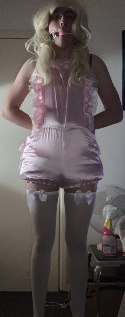 Sissy Lucy craves exposure