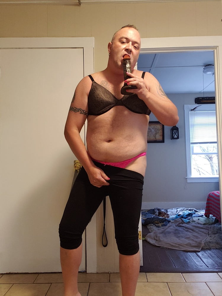 SissyBilleJay is William Perry from Warren Rhode Island, USA