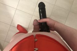 Not even half as long or near as thick #cuckoldcomparison #dildochallenge