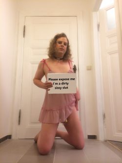 Next round of exposure for this pathetic sissy slut Dana. Please expose me, I´m a total exposure ...