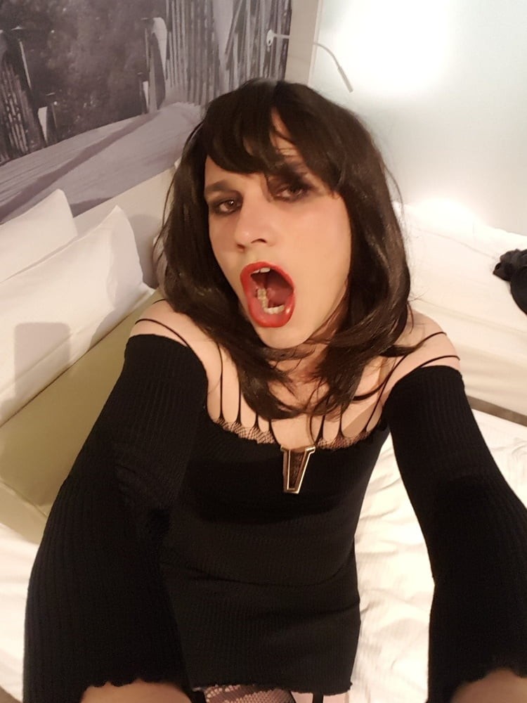 Simonatv18 exposed sissy whore