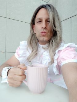 danisissyslave pink maid