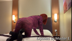 Sissyfairyprincess Jeri Lee showing of her ass in her tiger-stripes