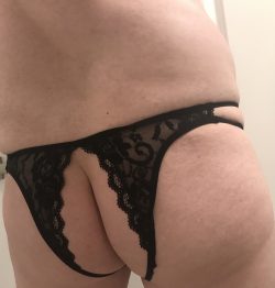 Crotchless panties are perfect for a bi cuckold like you, cucky!