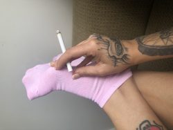 Smoking toes