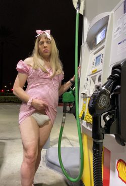 I love being a nawty sissy slut at the pumps