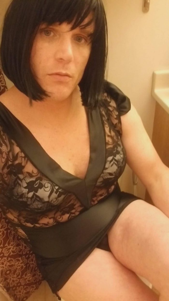Me being the best lil sissy I can be .I love big cock and love the taste of cum .