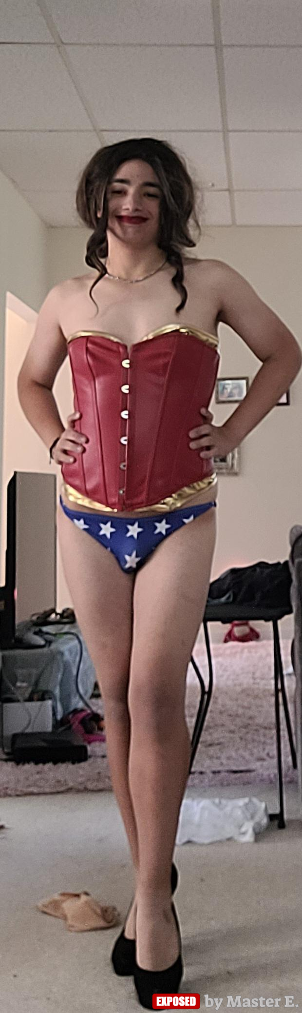 Sissy Hannah Jizzelle exposed in her Wonder Woman outfit!