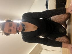 Ashley dressed up pretty for her exposure