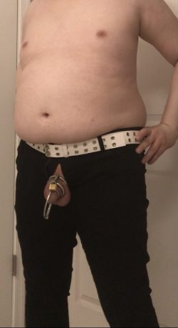Such a sexy pair of skinny jeans on cucky. And they fit so perfectly!