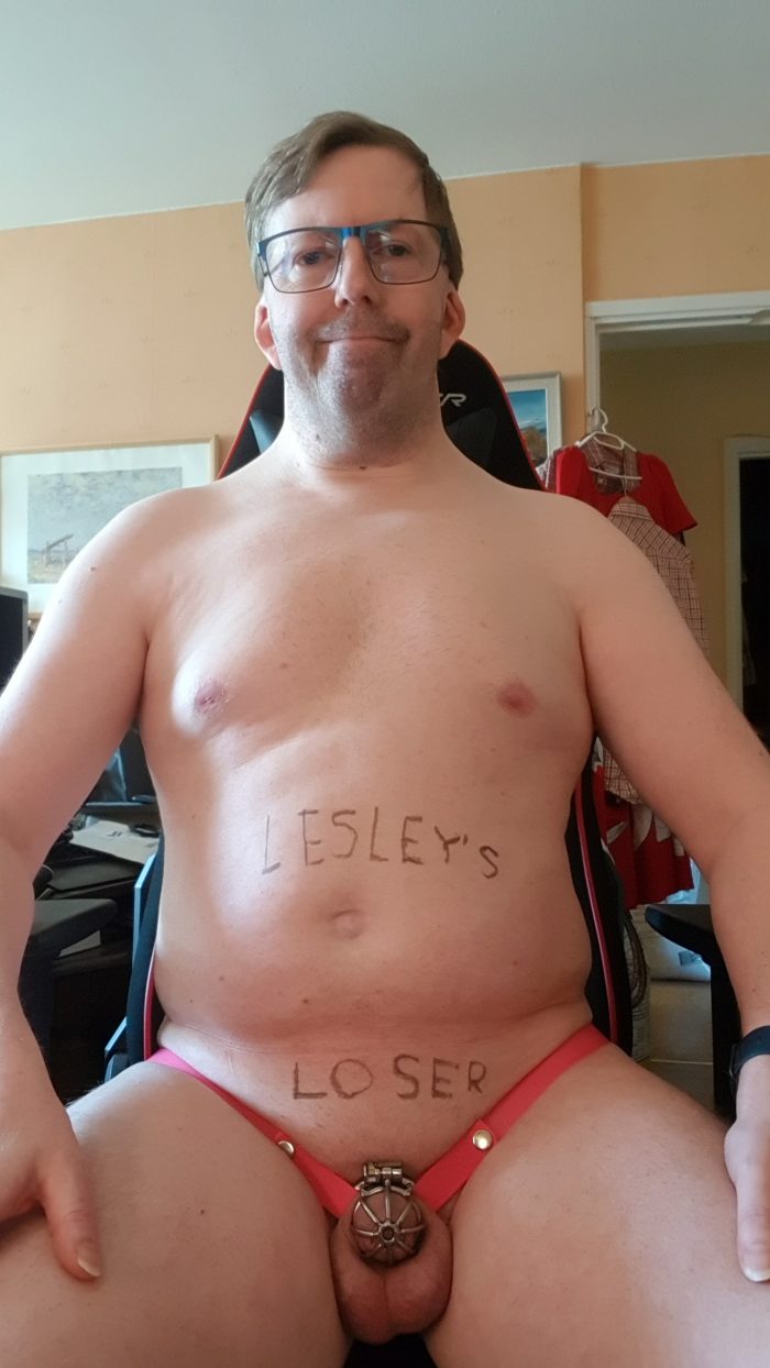 Small and useless Swedish Sissy clit.