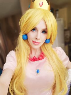 Princess Peaches naughty video game cosplay