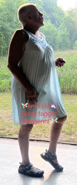 Limp clit Sissyjenni in a nightie