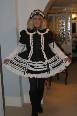 sissy maid to Goddess Amanda