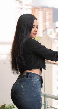 Smell my Latina booty
