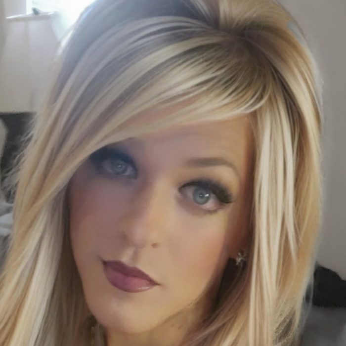 Cute sissy looking for dominant mistress
