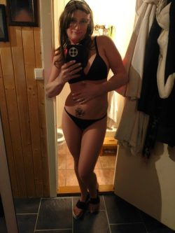 Sissy bimbo Trine bikini