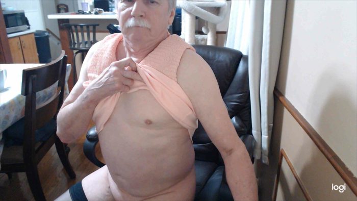 Sissy Feminine CD Seanette Carey I love cocks and cum and being fucked.