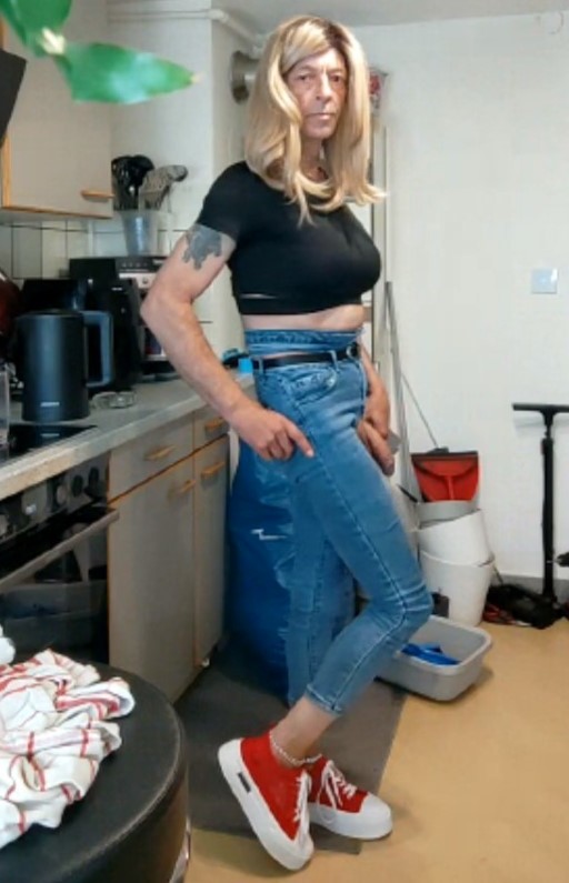 NEED TO BE EXPOSED! ANYBODY ABLE TO DO?