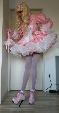 Pink maid Marga