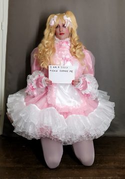 I am a sissy please expose me