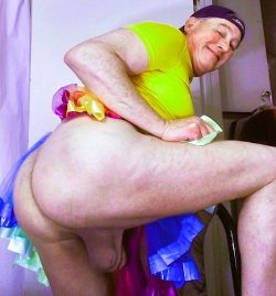 Soy Jorge Rodriguez y amo las vergas grandes y gruesas.