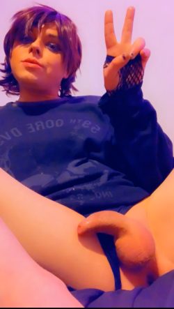 Cumming girlcock