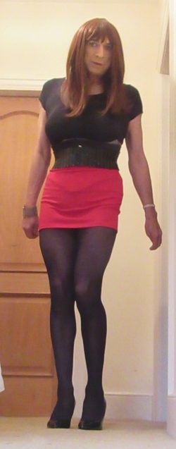 I am a SISSY PERVERT and I will let ANYTHING shag me and CUM up me