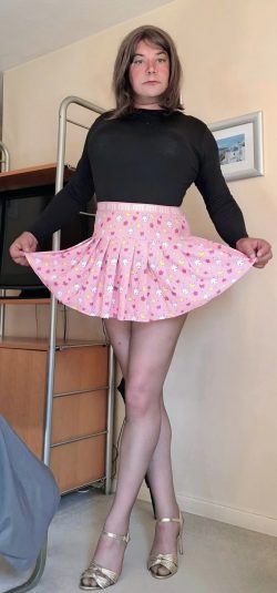 Mature sissy pansy