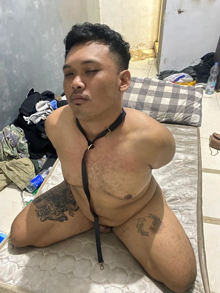 INDONESIAN SLUT WANNA GET VIRAL