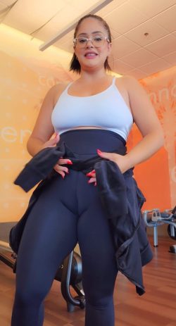 How to use your camel toe to make up for your face