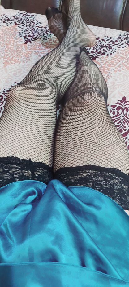 Sexy arab sissy in green lingerie 😍
